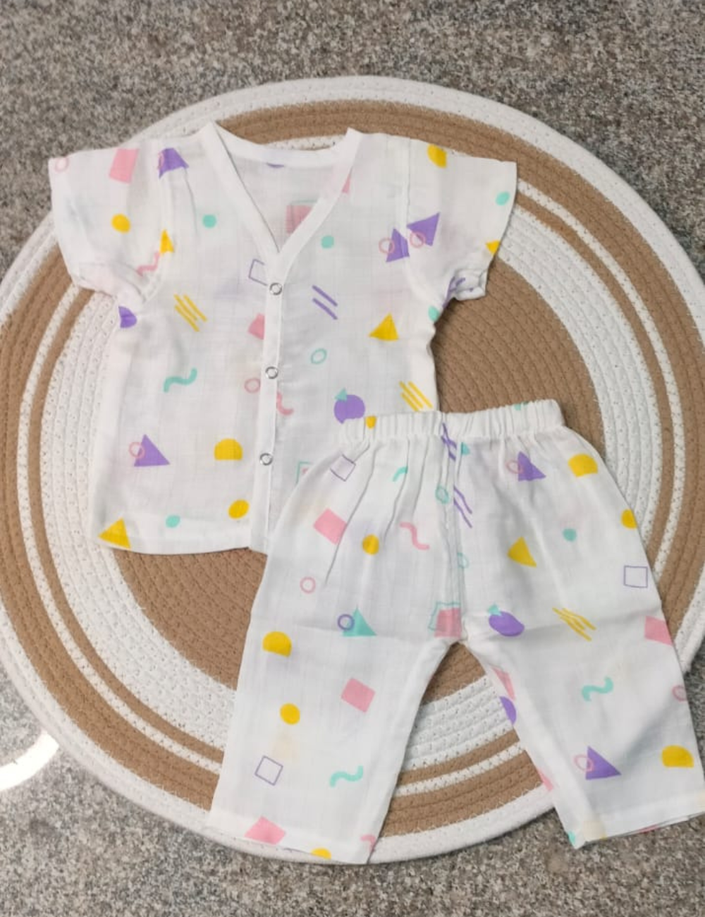 Organic Cotton Muslin Jabla & Pant Set – Ultra-Soft, Chemical-Free Comfort for Newborns (Unisex)