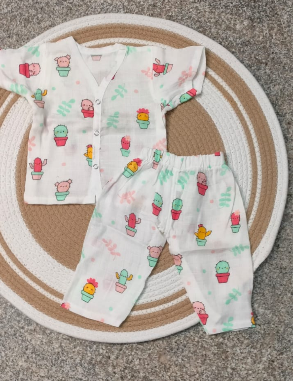 Organic Cotton Muslin Jabla & Pant Set – Ultra-Soft, Chemical-Free Comfort for Newborns (Unisex)