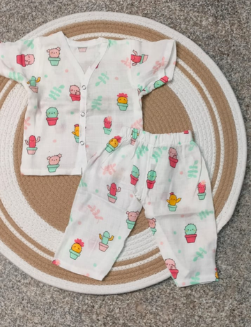 Organic Cotton Muslin Jabla & Pant Set – Ultra-Soft, Chemical-Free Comfort for Newborns (Unisex)
