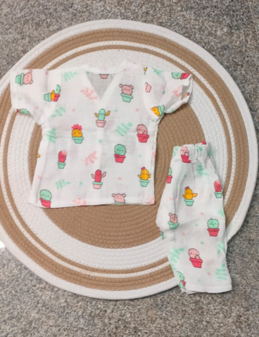 Organic Cotton Muslin Jabla & Pant Set – Ultra-Soft, Chemical-Free Comfort for Newborns (Unisex)